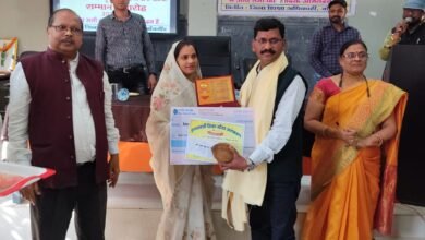मुख्यमंत्री शिक्षा गौरव अलंकरण से सम्मानित हुए शिक्षक उदय देवांगन, - Console Corptech