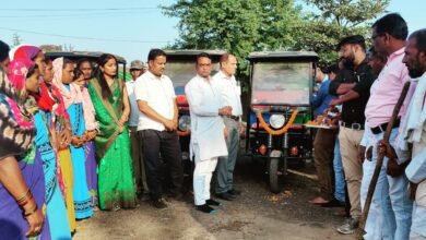 चांपा शहर को स्वच्छ बनाने की दिशा में एक कदम और, नपाध्यक्ष जय थवाईत ने 20 ई-रिक्शा किया स्वच्छता दीदिओं के हवाले,,, - Console Corptech
