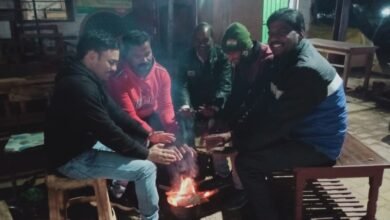 अचानक गिरा तापमान,,बढ़ती ठंड से बचने अलाव बना लोगो का सहारा, - Console Corptech