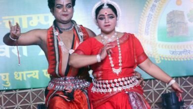 लोकरंग से जाज्वल्यदेव लोक महोत्सव में बिखरा खुशी का माहौल रंगारंग प्रस्तुति ने बांधा समां<br>छालीवुड कलाकारों, ओडिसी नृत्य से झूमे जिलेवासी,,, - Console Corptech