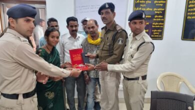 शिवरीनारायण मेले मे गुम हुए सोने चांदी से भरा बैग कीमती 1.5 लाख को पुलिस की सतर्कता से प्रार्थिया को किया गया वापस,, - Console Corptech