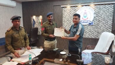 न्यूज़ एंकर इशिका शर्मा की हत्या का पर्दाफाश करने वाले अधिकारी कर्मचारियों को पुलिस अधीक्षक द्वारा प्रशस्ति पत्र देकर किया गया सम्मानित,,, - Console Corptech