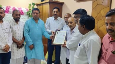 निराला साहित्य मंडल चांपा द्वारा समाजसेवी, प्रतिष्ठित व्यवसायी प्रबुद्ध साहित्यकार कीर्तिशेष लायन कैलाश चन्द्र अग्रवाल जी को अश्रुपूर्ण श्रद्धांजलि अर्पित की गई... - Console Corptech