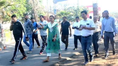 जिला कलेक्टर और एसपी ने दो घंटे पैदल चलते हुए जांजगीर शहरी क्षेत्र के विभिन्न कार्यों का किया औचक निरीक्षण,,, - Console Corptech