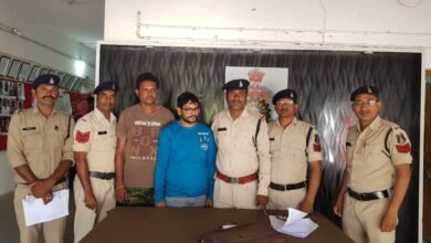 जांजगीर चाम्पा - जमीन बिक्री एवं नौकरी लगाने के नाम पर 12 लाख ठगी करने वाले दो आरोपी गिरफ्तार, पहुंचे सलाखों के पीछे... - Console Corptech