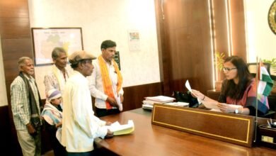 कलेक्टर ने जनदर्शन में सुनी आम लोगों की समस्याएं, संबंधित अधिकारियों को तलब कर नियमानुसार त्वरित निराकरण के दिए निर्देश... - Console Corptech