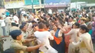 जांजगीर सिटी कोतवाली का घेराव, पुलिस के साथ हुई झूमाझटकी पुलिस ने किया हल्के बल,पढ़े पूरी खबर... - Console Corptech