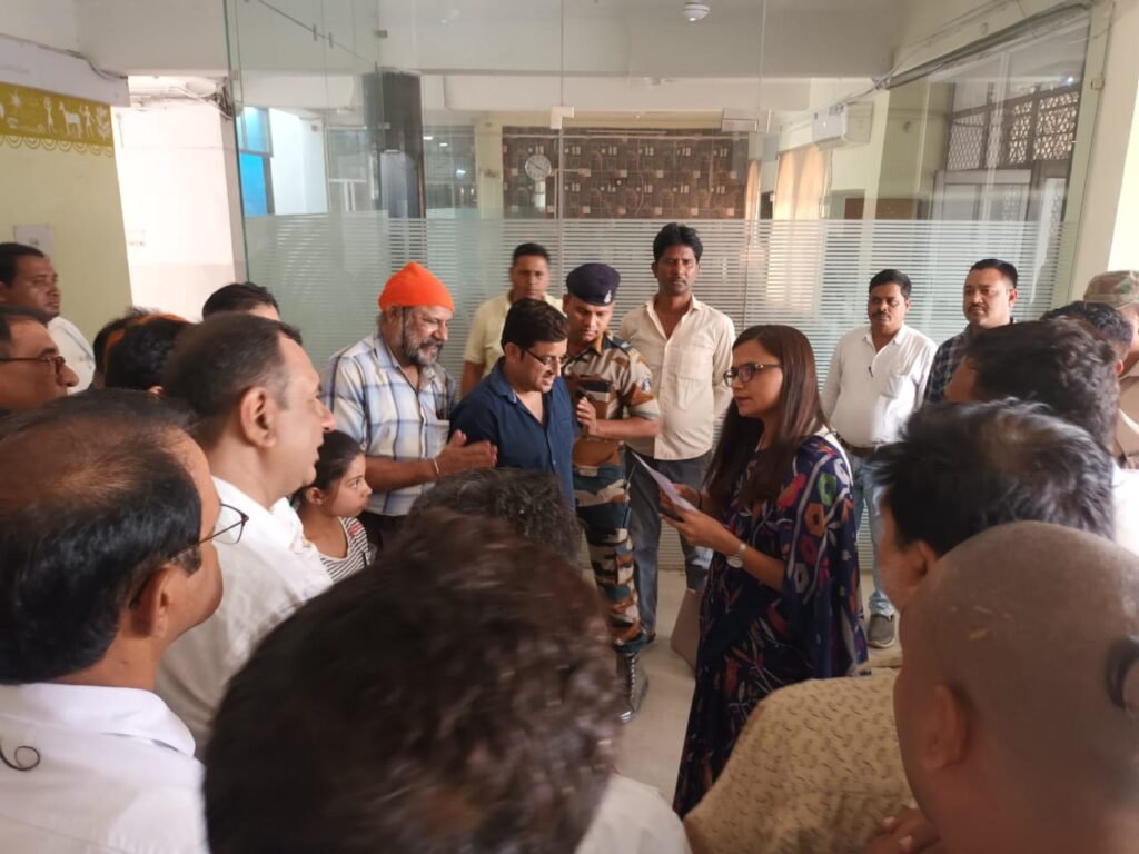 जेल अभिरक्षा में नितेश विरानी की मौत,परिजनों ने मौत पर उठाये सवाल<br>जेल प्रशासन पर लगाया प्रताड़ना का आरोप,शासन/प्रशासन से न्यायिक जांच की मांग,दोषियों पर हो कार्यवाही... जेल अभिरक्षा में नितेश विरानी की मौत,परिजनों ने मौत पर उठाये सवाल<br>जेल प्रशासन पर लगाया प्रताड़ना का आरोप,शासन/प्रशासन से न्यायिक जांच की मांग,दोषियों पर हो कार्यवाही... - Console Corptech
