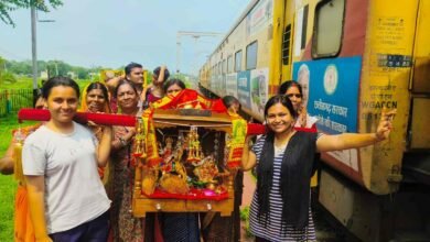 द्वारिकाधीश, चार ज्योतिर्लिंग दर्शन कर वापस लौटने पर चांपा में हुआ आतिशी स्वागत,<br>पूरे छग से यात्रा में हुवे हजारों श्रद्धालु शामिल,<br>समिति के सेवाभाव एवं अतिथि सत्कार से भक्त हुवे भावविभोर,<br>14 जुलाई से होगी समिति की अगली यात्रा बाबा अमरनाथ की... - Console Corptech