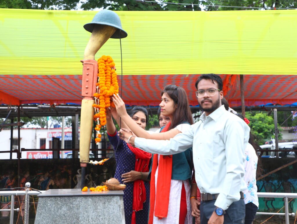 वीर शहीदो की याद मे आर्य संस्कृति सेवा संस्थान चाम्पा द्वारा 77 वी स्वतंत्रता दिवस मनाया गया... वीर शहीदो की याद मे आर्य संस्कृति सेवा संस्थान चाम्पा द्वारा 77 वी स्वतंत्रता दिवस मनाया गया... - Console Corptech
