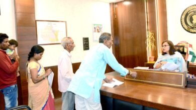 <em>जनदर्शन में कलेक्टर को निःसंकोच अपनी समस्याएं बता</em> <em>रहे</em> <em>आमजन</em>,कलेक्टर ने प्राप्त आवेदनों का प्राथमिकता से निराकरण करने संबंधित अधिकारियों को दिए निर्देश... - Console Corptech