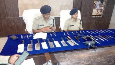 <em>ऑनलाइन शॉपिंग साइट्स से धारदार व बटन दार चाकू तथा एयर पिस्टल मंगाने वाले के विरुद्ध चलाया गया विशेष अभियान</em>... - Console Corptech