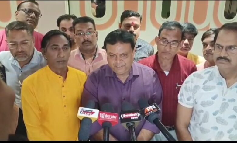 माँ वैष्णदेवी,हरिद्वार अमृतसर के लिए 19 नवम्बर को 10वीं बार रवाना होगी चांपा से स्पेशल ट्रेन,<br>19 अक्टूबर को कार्यालय उदघाटन के साथ होगा टिकट वितरण प्रारंभ<br>जसगीत गायक देवेश शर्मा भी होंगे यात्रा में शामिल<br>श्रद्धालुओं में है यात्रा के प्रति जमकर उत्साह,अग्रिम बुकिंग कराने अभी से श्रद्धालु जुटे... माँ वैष्णदेवी,हरिद्वार अमृतसर के लिए 19 नवम्बर को 10वीं बार रवाना होगी चांपा से स्पेशल ट्रेन,<br>19 अक्टूबर को कार्यालय उदघाटन के साथ होगा टिकट वितरण प्रारंभ<br>जसगीत गायक देवेश शर्मा भी होंगे यात्रा में शामिल<br>श्रद्धालुओं में है यात्रा के प्रति जमकर उत्साह,अग्रिम बुकिंग कराने अभी से श्रद्धालु जुटे... - Console Corptech