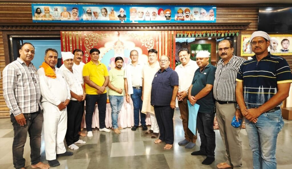 अयोध्या,बनारस धार्मिक यात्रा के लिए 27 जुलाई को चकरभाठा से होगी झूलेलाल एक्सप्रेस रवाना,यात्रा के प्रति भक्तों में जमकर उत्साह,ट्रैन हुई फुल, टिकटों की लगी है मारामारी... अयोध्या,बनारस धार्मिक यात्रा के लिए 27 जुलाई को चकरभाठा से होगी झूलेलाल एक्सप्रेस रवाना,यात्रा के प्रति भक्तों में जमकर उत्साह,ट्रैन हुई फुल, टिकटों की लगी है मारामारी... - Console Corptech