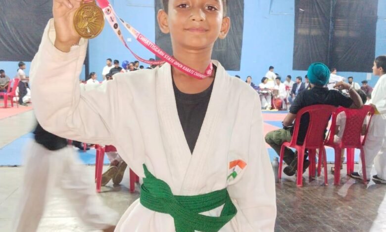 श्रेष्ठ द्विवेदी बने इंटरनेशनल कराते चैंपियन, जिले का नाम किया रोशन,विशाखापत्तनम में आयोजित इंटरनेशनल कराते चैंपियनशिप 2026 में काता व कुमिटे में जीते सिल्वर और ब्रॉन्ज मेडल... - Console Corptech